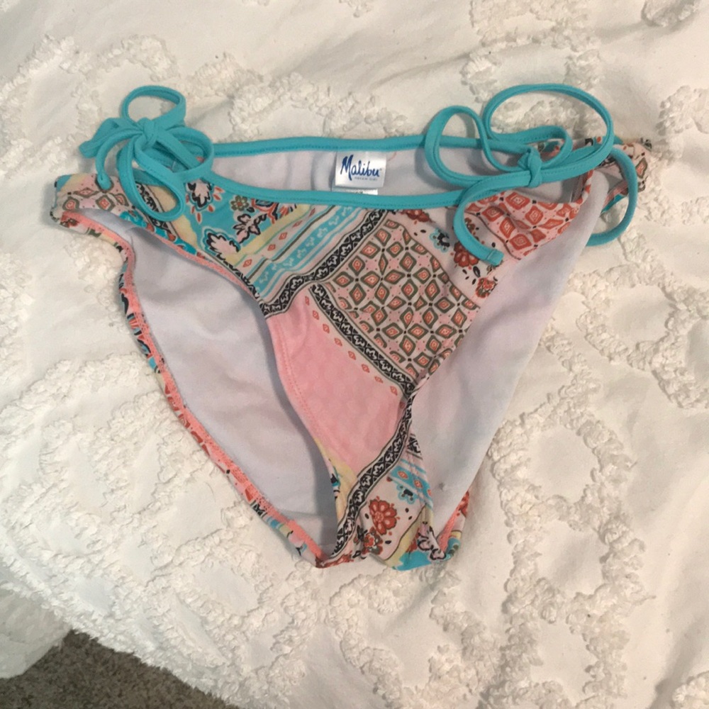 Bikini bottoms